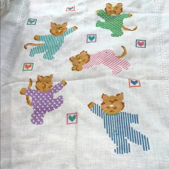 Colorful Cat Embroidery baby blanket - Picture 1 of 4